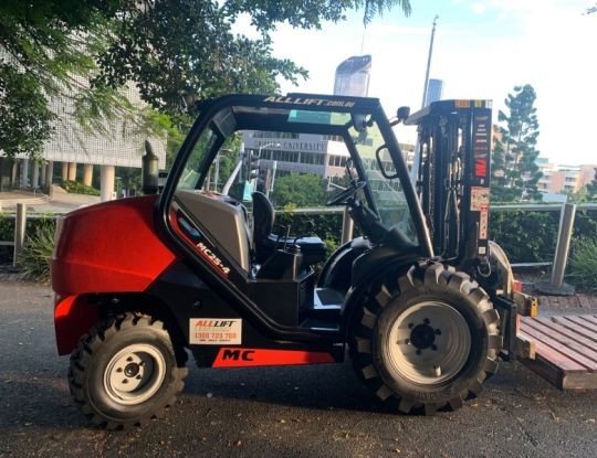 8 Random facts about forklifts