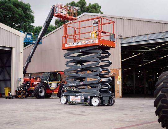Can a scissor lift fall over?