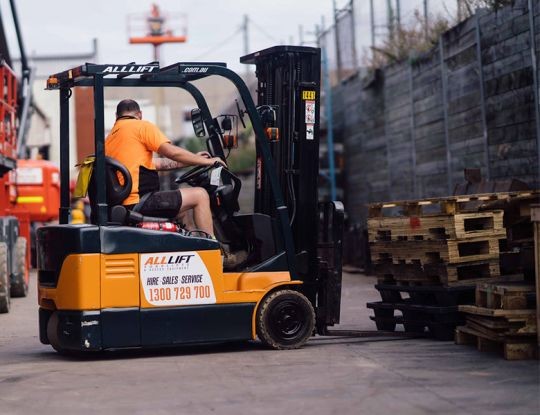 How to get a forklift licence?